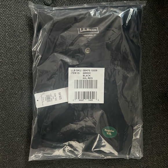 L.L. Bean M’s Carefree Unshrinkable long sleeve Henley - Picture 3 of 4